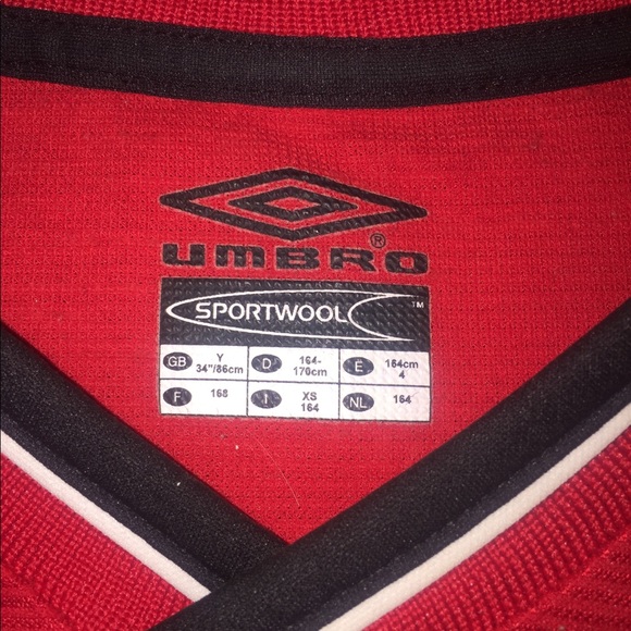 Umbro soccer jersey for Manchester Utd size Small - Picture 3 of 5